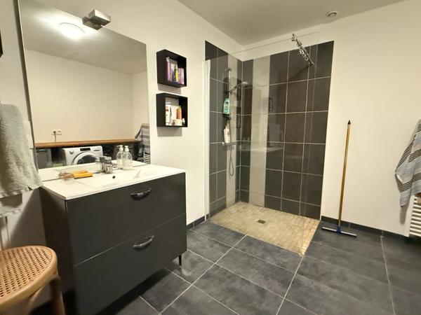 EN EXCLUSIVITE ! Maison en pierre 120m², 3 chambres, sur terrain de 936m², 168 000 €