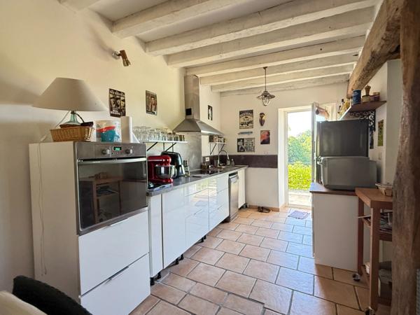 EN EXCLUSIVITE ! Maison en pierre 120m², 3 chambres, sur terrain de 936m², 168 000 €