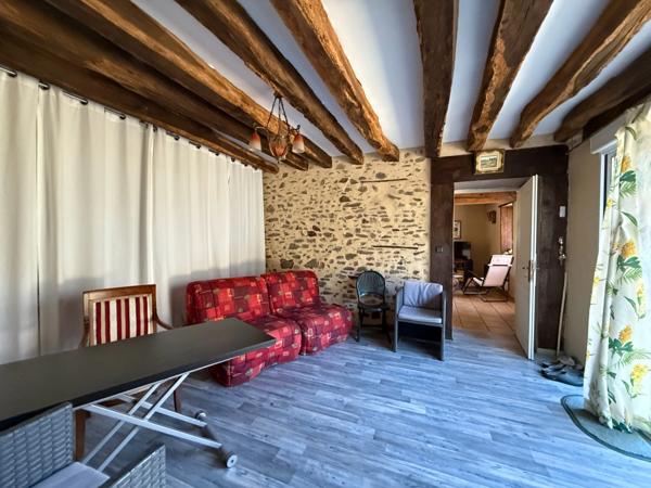EN EXCLUSIVITE ! Maison en pierre 120m², 3 chambres, sur terrain de 936m², 168 000 €