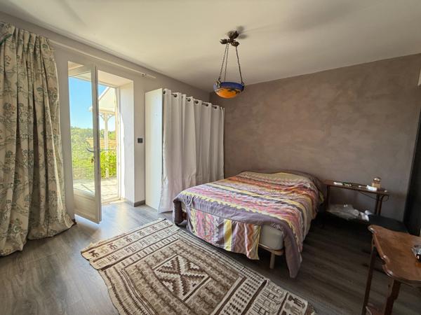 EN EXCLUSIVITE ! Maison en pierre 120m², 3 chambres, sur terrain de 936m², 168 000 €