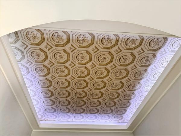 VICHY – Quartier République – Appartement de caractère 80 m² avec garage et caves dans maison Art déco