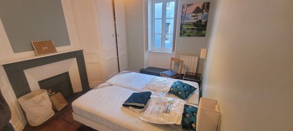 - TYPE 2 DE STANDING - APPARTEMENT MEUBLÉ de 58 M² A LOUER - VANNES HYPER CENTRE -