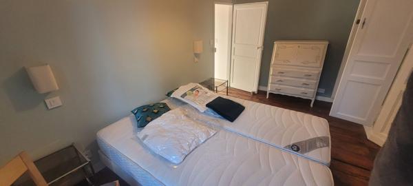 - TYPE 2 DE STANDING - APPARTEMENT MEUBLÉ de 58 M² A LOUER - VANNES HYPER CENTRE -
