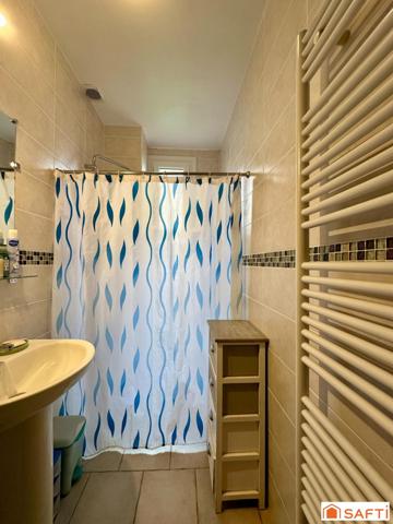 Maison sur sous sol semi enterré avec accès de plain pied