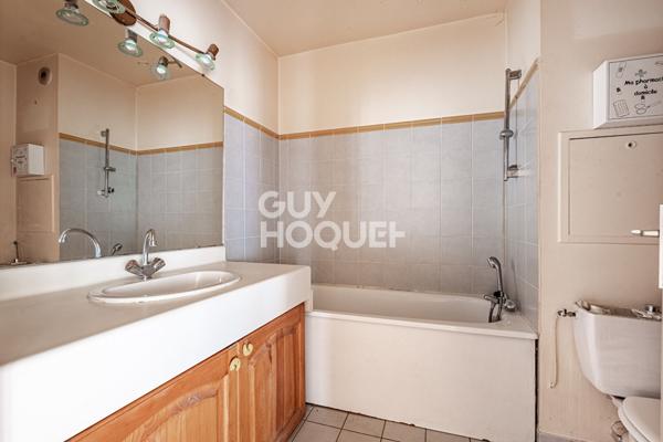 2 PIECES AVEC BALCON CAVE ET PARKING EN SOUS-SOL