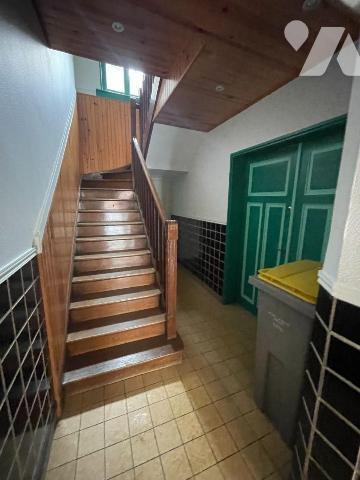 A VENDRE immeuble de rapport ST POL SUR TERNOISE au Centre ville.
- RDC  local commerciale : 4...