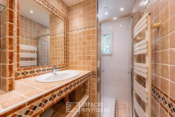 La maison atypique d’architecte avec piscine et jardin sans vis-à-vis