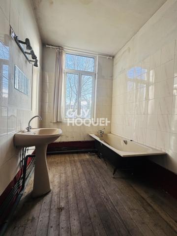 SAINT PIERRE – MAISON D’ENVIRON 113 M² AVEC QUATRE CHAMBRES ET BEAUX VOLUMES