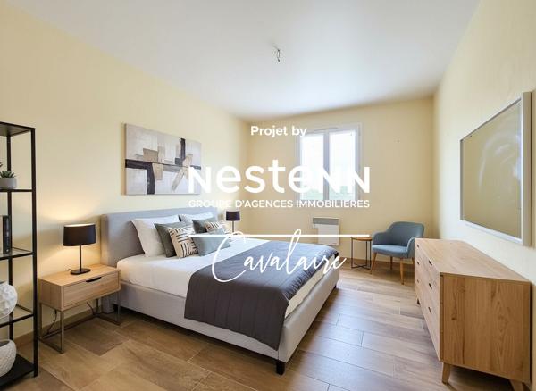 Maison d'environ 120 m² de plain-pied avec vue mer sur un terrain piscinable dans un quartier prisé de Cavalaire
