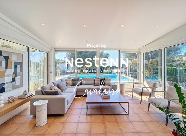 Maison d'environ 120 m² de plain-pied avec vue mer sur un terrain piscinable dans un quartier prisé de Cavalaire