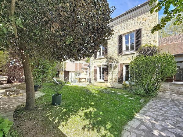 Maison de charme avec dépendance