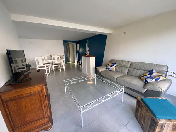 Maison Echillais 190m2  5 chambres, garage, jardin.