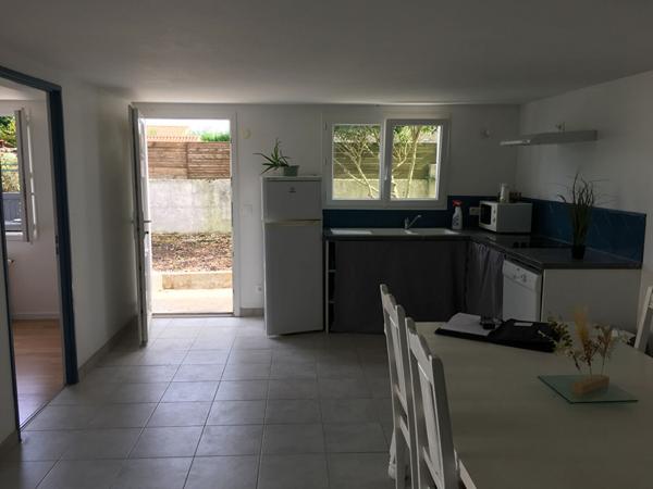 Maison Echillais 190m2  5 chambres, garage, jardin.