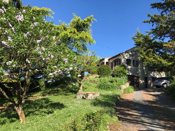 Maison Pouzauges 85700, 2 chambres  plus logement