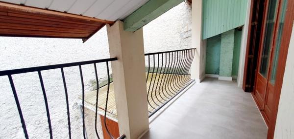 Immeuble à vendre |                                       Montréjeau |                                            180 m²