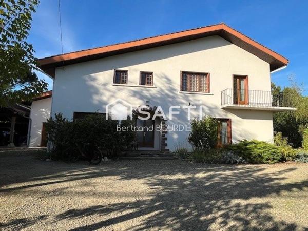 Coup de cœur, charmante maison des années 1950/60 avec toutes les commodités à pied.