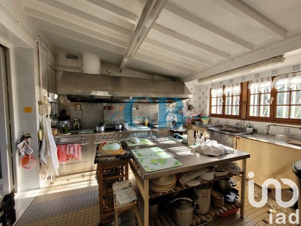 Maison 16 pièces de 584 m² à Grisy-les-Plâtres (95810)