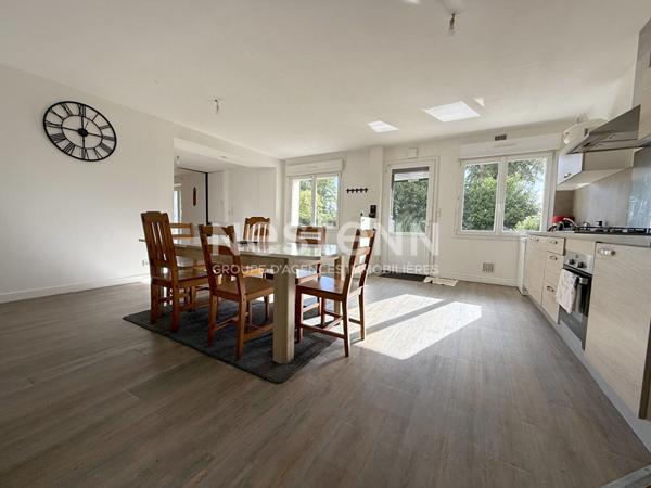 Maison à vendre à MOREAC 3 chambres sur un terrain de 1480 m² avec une dépendance