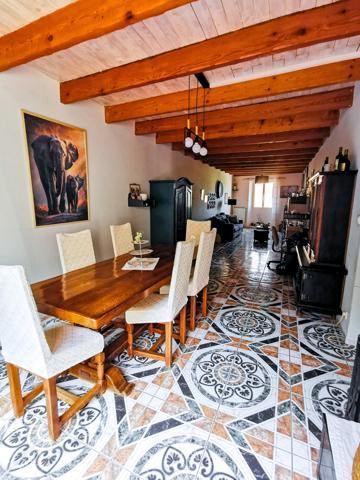 Vinon-sur-Verdon (83560) Maison 2 logements avec cour et terrasse