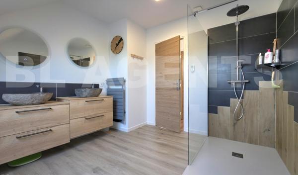 Maison rénovée avec goût à Courtillers – Luminosité, confort et aucun travaux à prévoir ! 