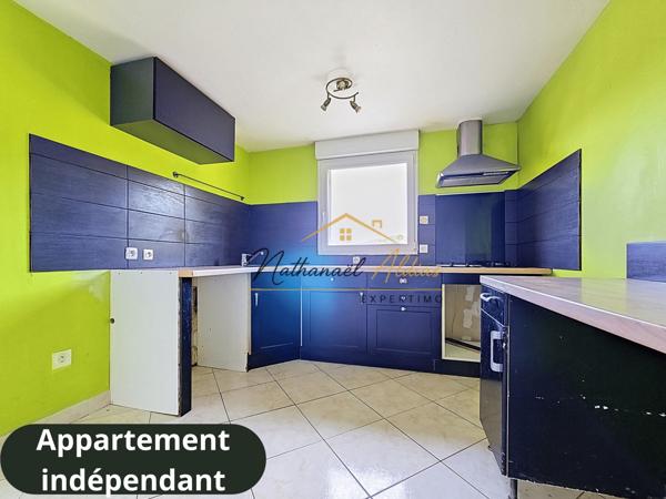 Maison avec logement indépendant, piscine, garage, écurie et terrain