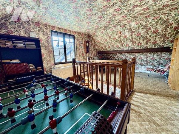 À Salbris, dans un quartier calme et agréable du Loir-et-Cher, proche des commodités et bordé d...