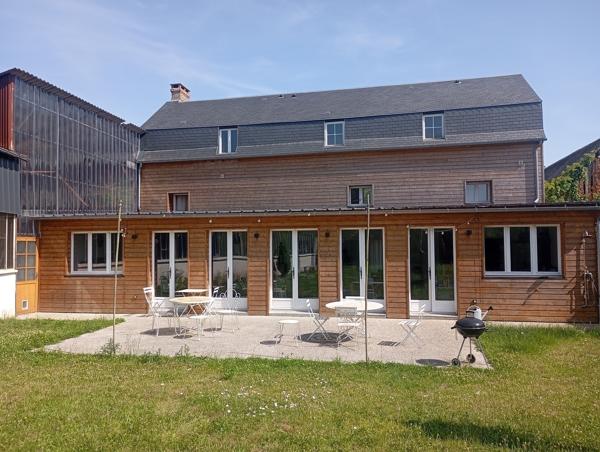 Maison renovée de 253 m2 env dans un village proche de Verneuil/Avre