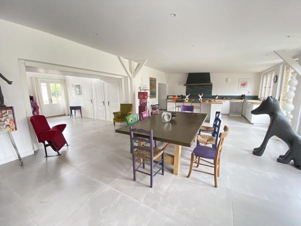 Maison renovée de 253 m2 env dans un village proche de Verneuil/Avre