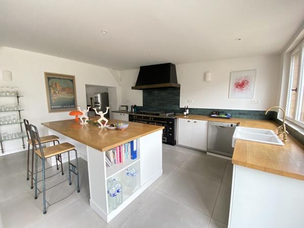Maison renovée de 253 m2 env dans un village proche de Verneuil/Avre