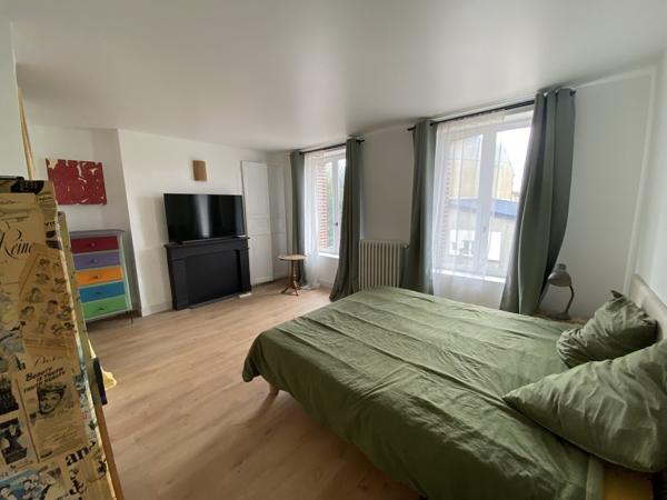 Maison renovée de 253 m2 env dans un village proche de Verneuil/Avre