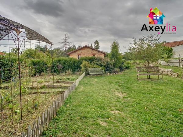 Saint-Haon-le-Châtel (42370) A VENDRE- SAINT-HAON-LE-CHÂTEL- MAISON FAMILIALE 8 CHAMBRES OU IDÉAL ACTIVITÉ CHAMBRES D'HÔTES + DÉPENDANCES D