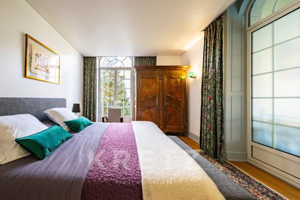 Appartement haussmannien de 352 m2 avec piscine - Bourgogne