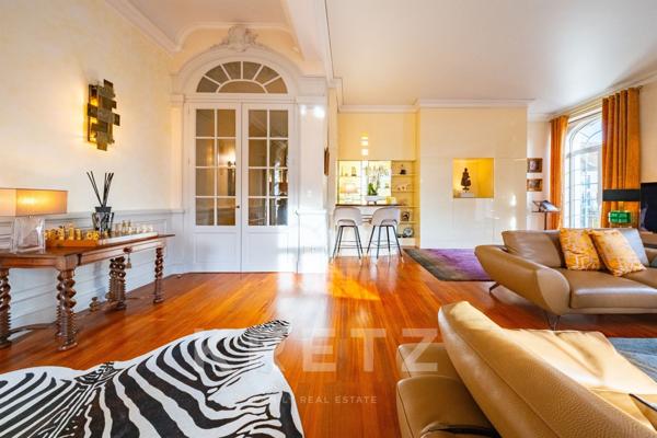 Appartement haussmannien de 352 m2 avec piscine - Bourgogne