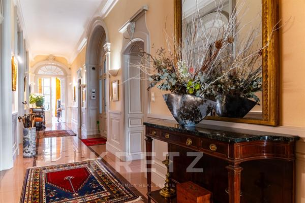 Appartement haussmannien de 352 m2 avec piscine - Bourgogne