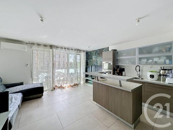 Appartement F4 à vendre  4 pièces - 81,07 m 2   LYON  - 69008