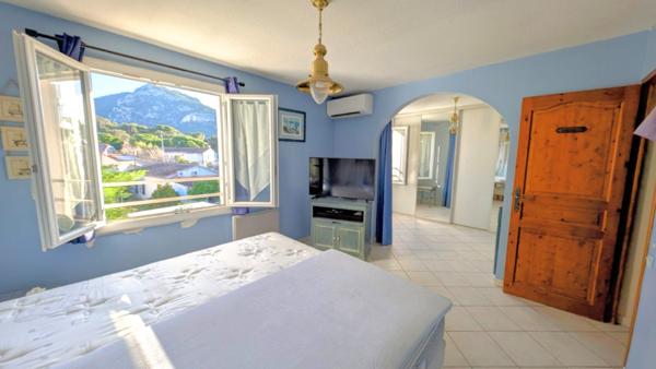 Maison mitoyenne à 300 mètres des 4 chemins