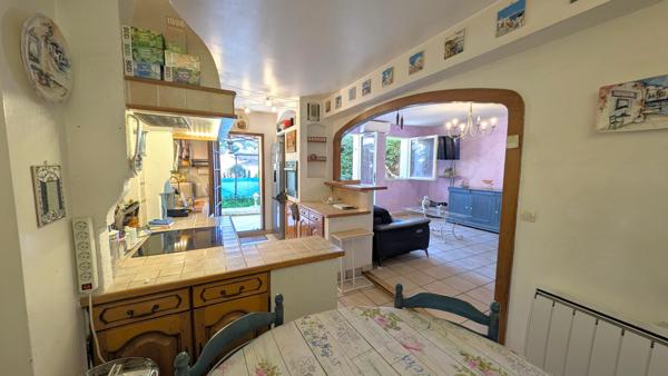 Maison mitoyenne à 300 mètres des 4 chemins