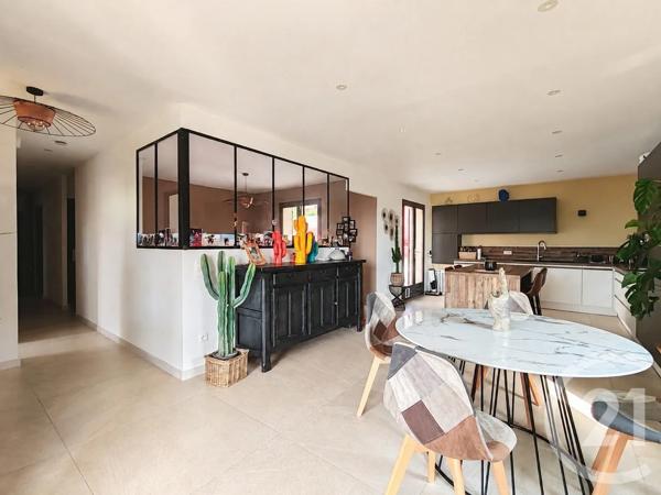 Maison à vendre  4 pièces - 113,89 m 2   FORCALQUIER  - 04