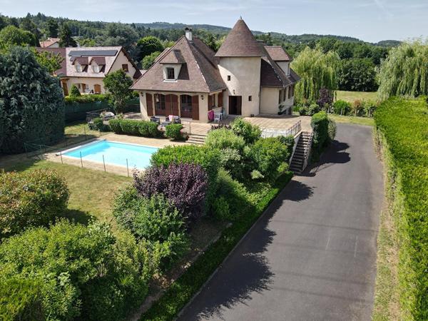 ORCINES, Elégante propriété familiale avec piscine, cadre privilégié , Orcines