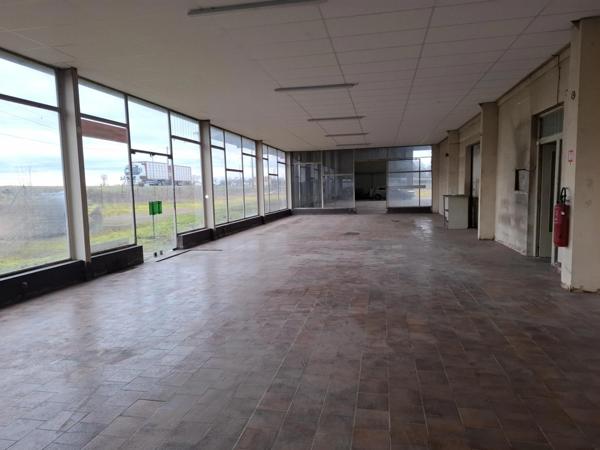 Entrepôt/Local d'activité/bureau - VARENNES SUR ALLIER (03150) - 395 000 euros