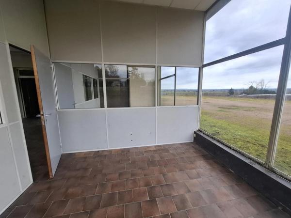 Entrepôt/Local d'activité/bureau - VARENNES SUR ALLIER (03150) - 395 000 euros