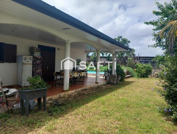 Villa T4 sur 735m2 de terrain / piscine