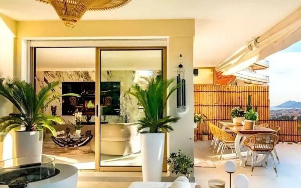 Appartement à vendre    4 pièces • 110 m2 Le Cannet