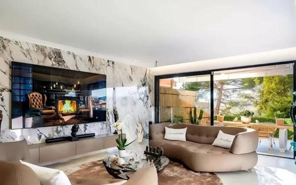 Appartement à vendre    4 pièces • 110 m2 Le Cannet