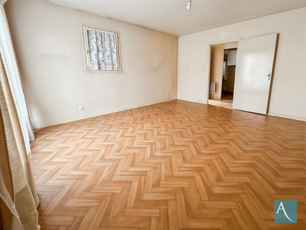 Studio 30 m² centre d'Étréchy