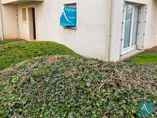 Studio 30 m² centre d'Étréchy