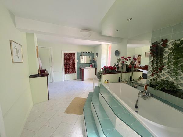 À VENDRE VERNIOLLE : MAISON DE CARACTÈRE AU CHARME UNIQUE.