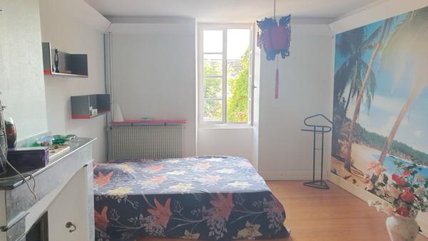 À VENDRE VERNIOLLE : MAISON DE CARACTÈRE AU CHARME UNIQUE.