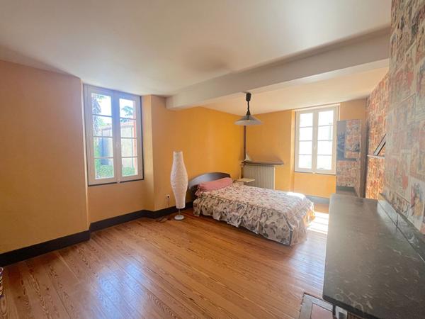 À VENDRE VERNIOLLE : MAISON DE CARACTÈRE AU CHARME UNIQUE.