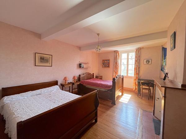 À VENDRE VERNIOLLE : MAISON DE CARACTÈRE AU CHARME UNIQUE.